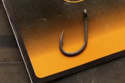 Fox Edges Wide Gape Beaked Hooks